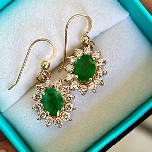 Gorgeous Effy signed 3.00cttw Emerald and 1.00cttw diamond halo earrings!
